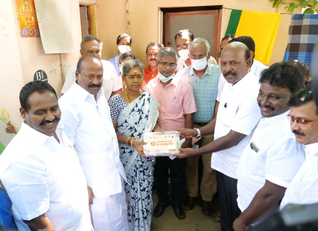 மக்களைத்தேடி மருத்துவம் திட்டம் தொடங்கி வைக்கப்பட்டதைத் தொடர்ந்து 90 லட்சமாவது பயனாளிக்கு மருந்து பெட்டகம் வழங்கபட்டது