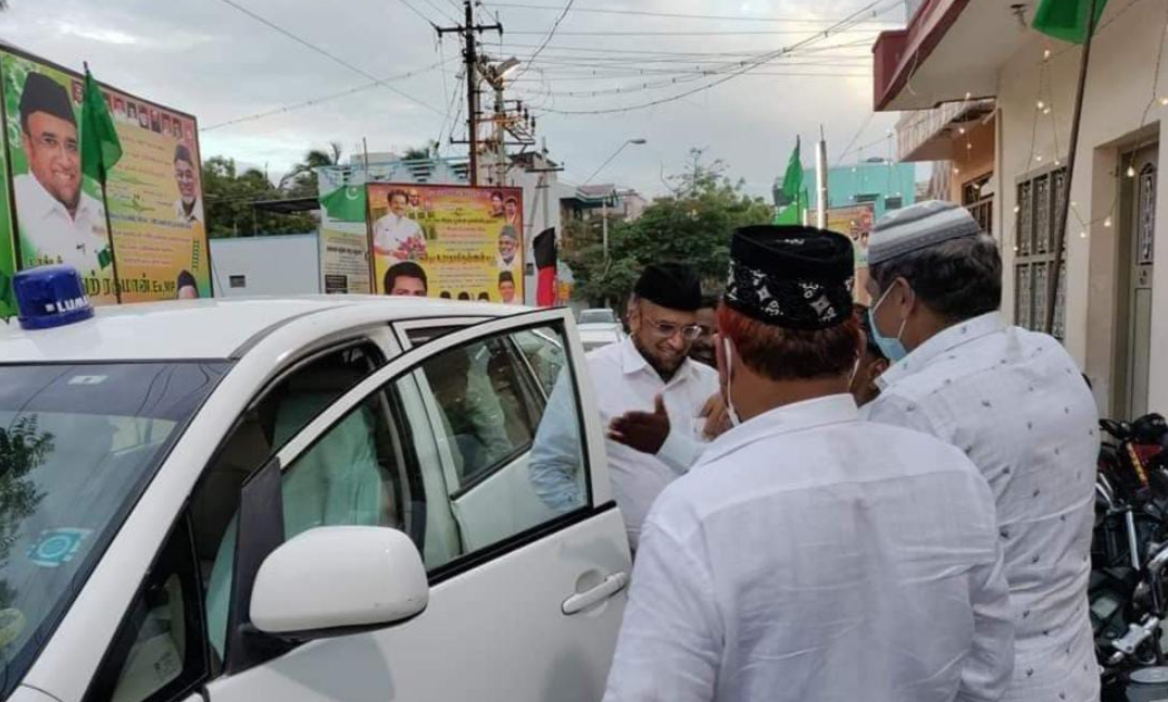 வக்பு வாரிய தலைவர் அப்துல் ரகுமான் மீது தேசிய கொடியை அவமதித்ததாக வழக்குப்பதிவு