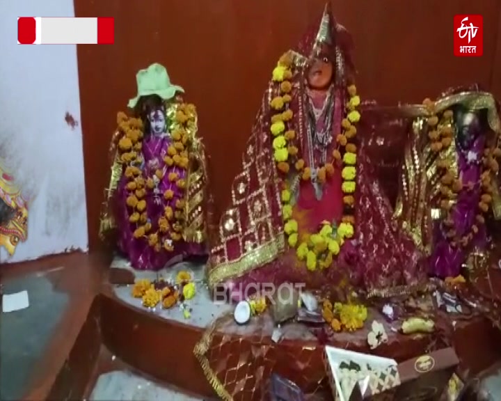 Slippers and shoes offered to Goddess in Bhopal