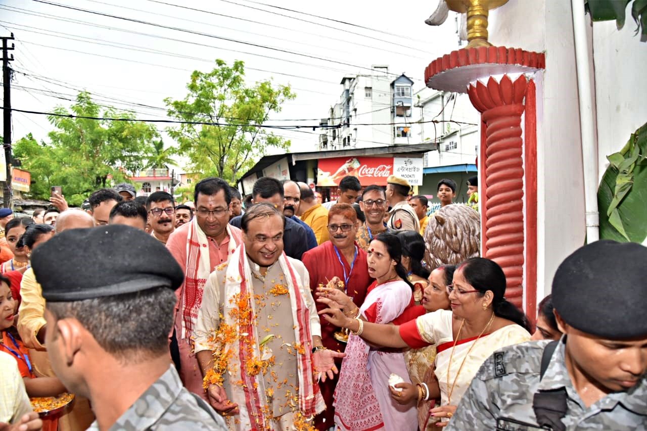 Himanta Biswa Sarma at Puja Mandaps in Nagaon