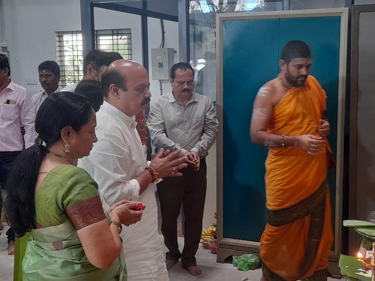 cm-basavaraja-bommai-participated-in-the-ayudhapuja-of-sons-factory