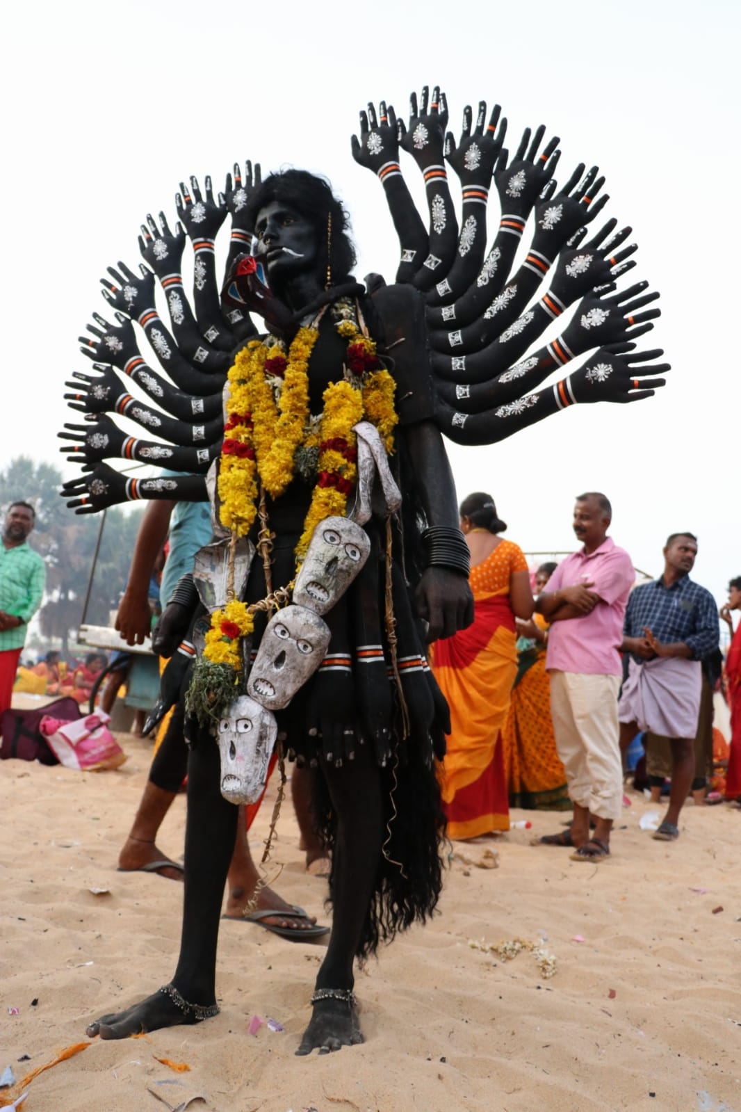 Kulasai Dussehra the festival of colors  களைகட்டிய தசரா விழா  வண்ணங்களால் நிறைந்த தருணங்கள்  காணும் இடமெல்லாம் காளி  மும்பை புகைப்படக் கலைஞர் மனோஜ் பாட்டீல்  Mumbai based photographer Manoj Patil