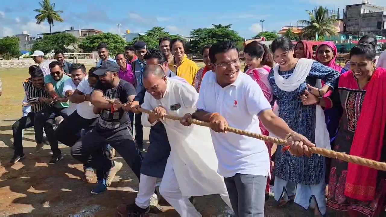 Mohan Markam tries his hand at tug of war