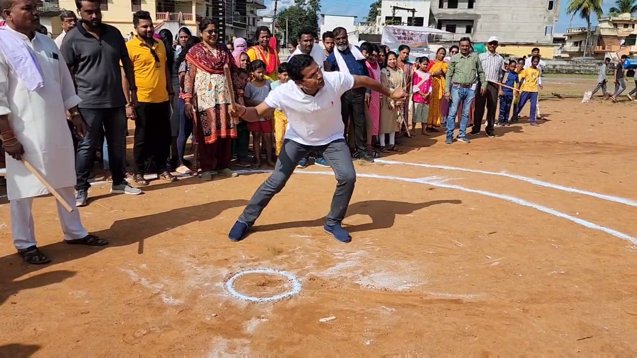 PCC President Mohan Markam playing Gilli Danda