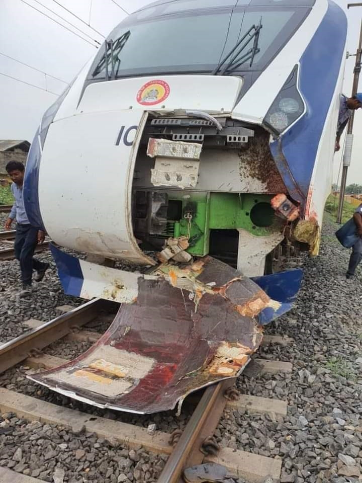 vande-bharat-train-damaged-after-colliding-with-buffalo-herd-in-ahmedabad-gujarat