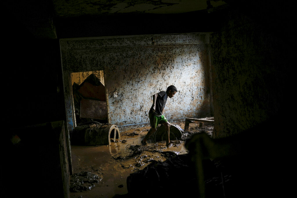 landslide sweeps through Venezuela town; 22 dead