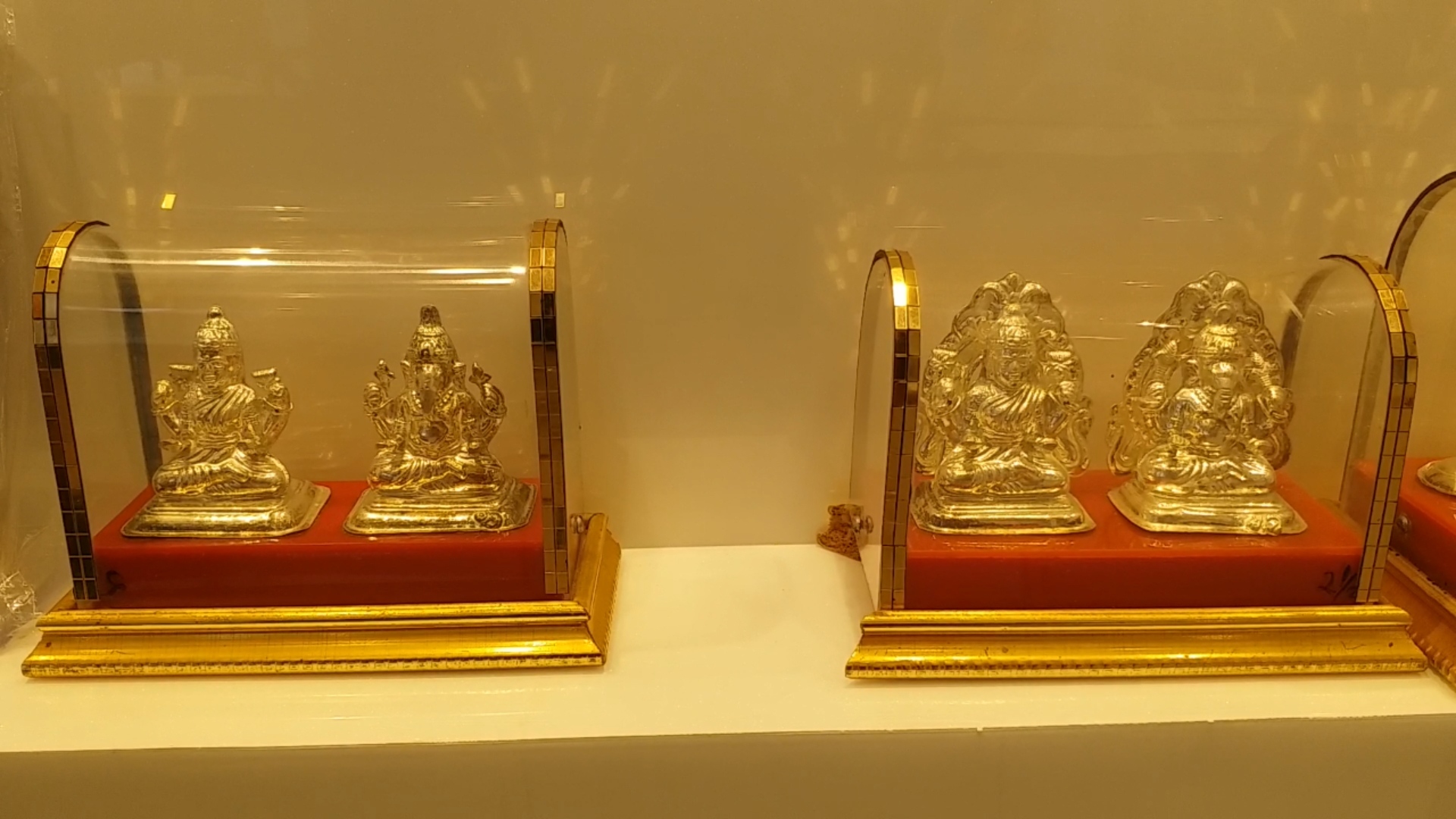 Gold Idol of Mata Lakshmi and Ganesh ji