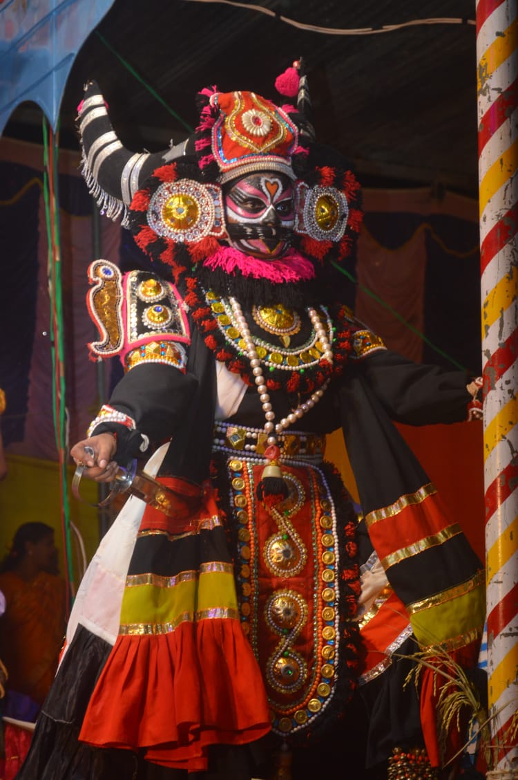 sampurna-sridevi-mahatme-yakshagana-performance-by-25-female-artistes