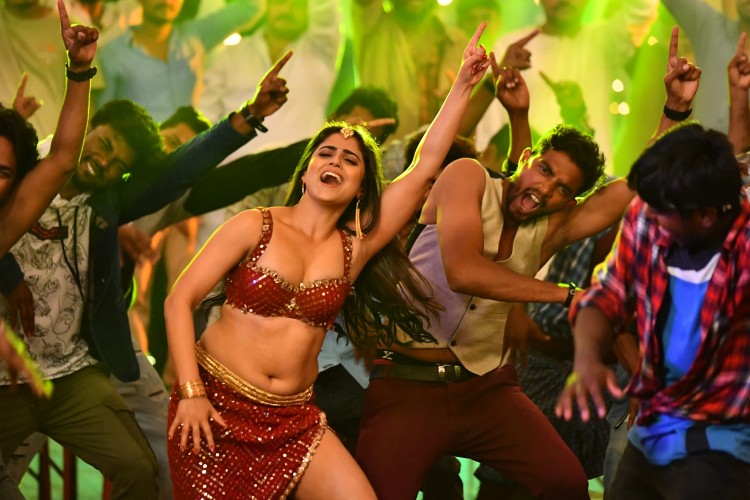 hubballi daba movie item song released