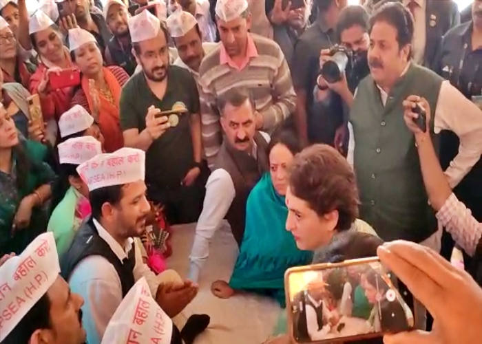 Priyanka Gandhi Meet NPS Employees in Solan