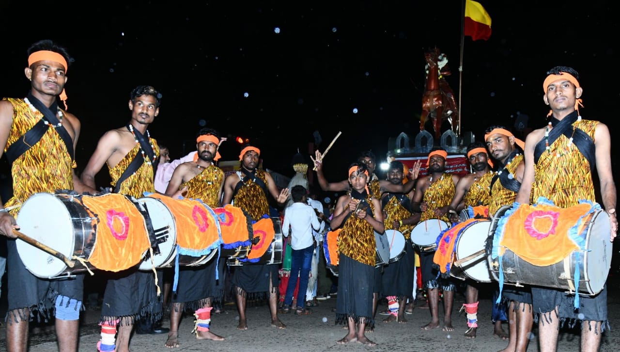 veerajyoti-of-kittoor-utsav-gets-a-grand-welcome-in-belgaum