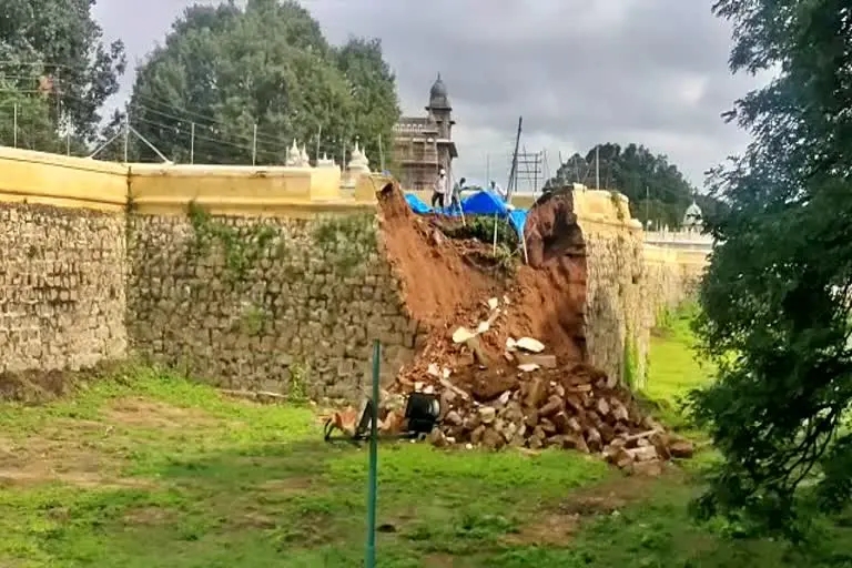 mysore palace fort wall collapsed due to heavy rains in karnataka