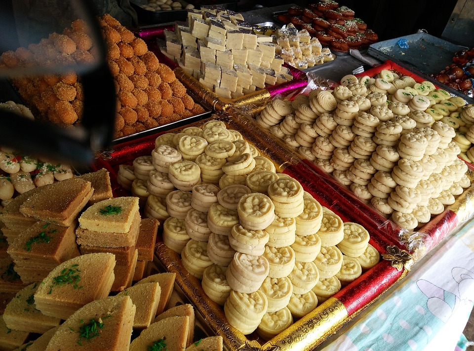 how-to-control-diabetes-while-being-temped-by-sweets-during-diwali