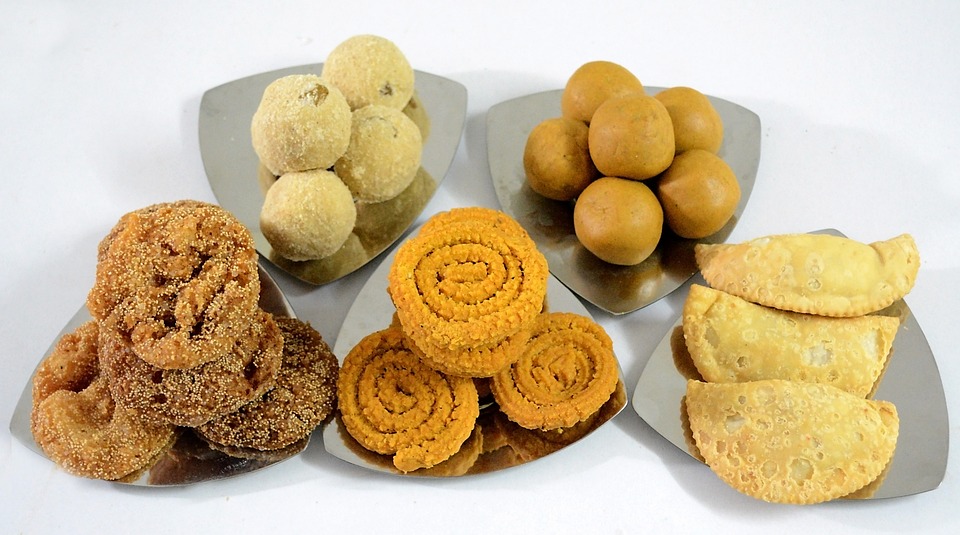 how-to-control-diabetes-while-being-temped-by-sweets-during-diwali