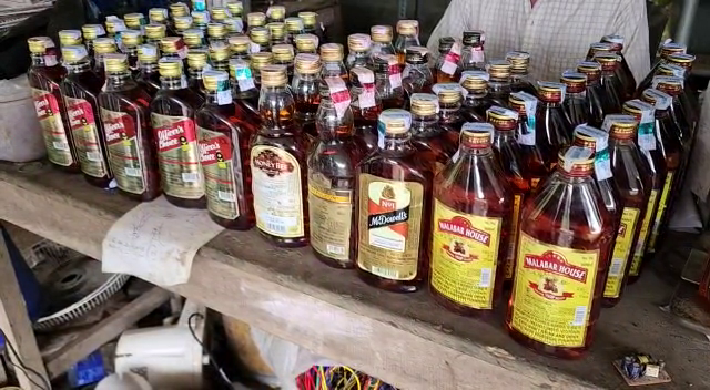 liquor seized from idukki scrap shop  liquor seized from scrap shop  liquor seized idukki  liquor seized  ആക്രിക്കടയുടെ മറവിൽ മദ്യ വിൽപ്പന  മദ്യ വിൽപ്പന  അനധികൃത മദ്യ വിൽപ്പന  അനധികൃത മദ്യ വിൽപ്പന ഒരാൾ അറസ്റ്റിൽ  ചാരായ വിൽപ്പന ഇടുക്കി  ഇടുക്കി വാർത്തകൾ  മദ്യ വിൽപ്പന നടത്തിയ ഒരാൾ അറസ്റ്റിൽ  വിദേശ മദ്യവുമായി ഒരാൾ പിടിയിൽ  crime news idukki  idukki latest news