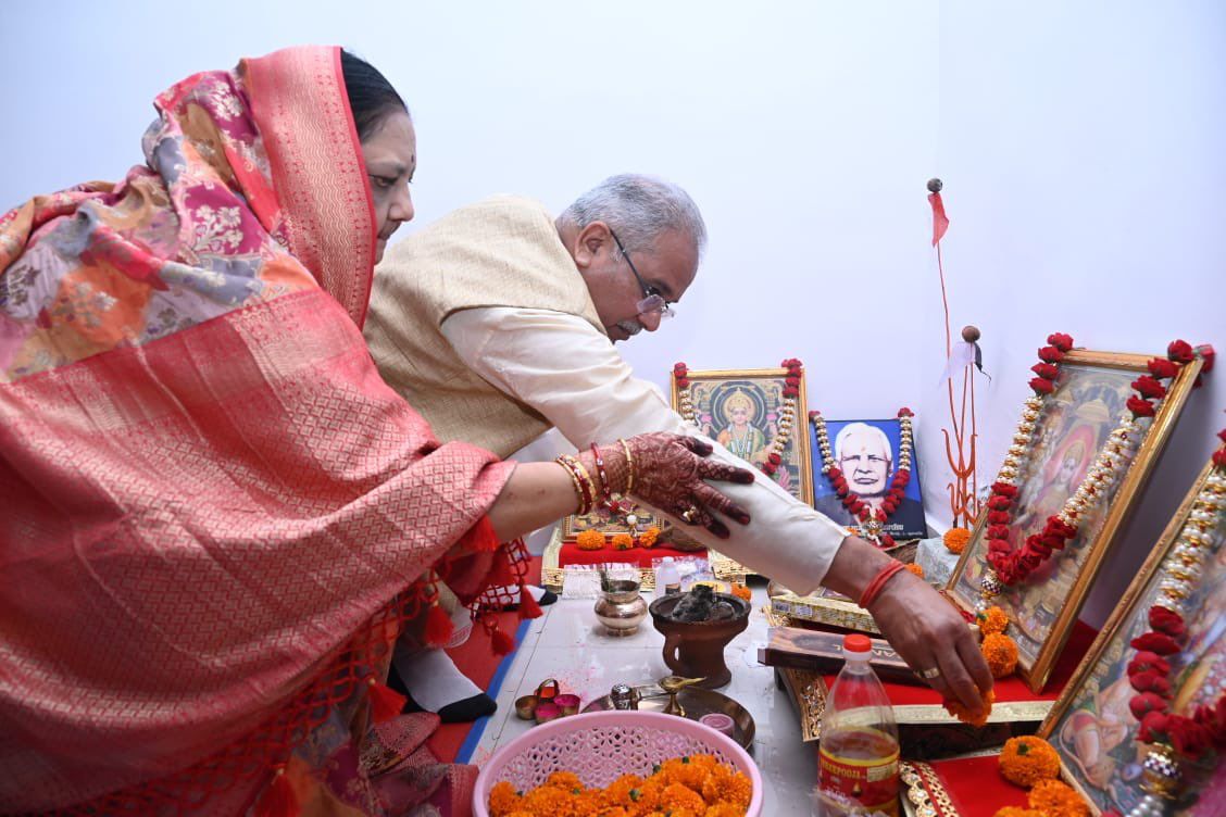 CM Bhupesh Baghel celebrated Diwali in home