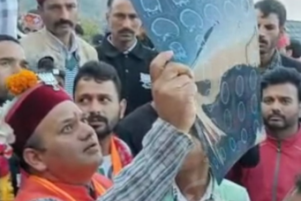 BJP candidate Janak Raj seeing patients while on campaign trail