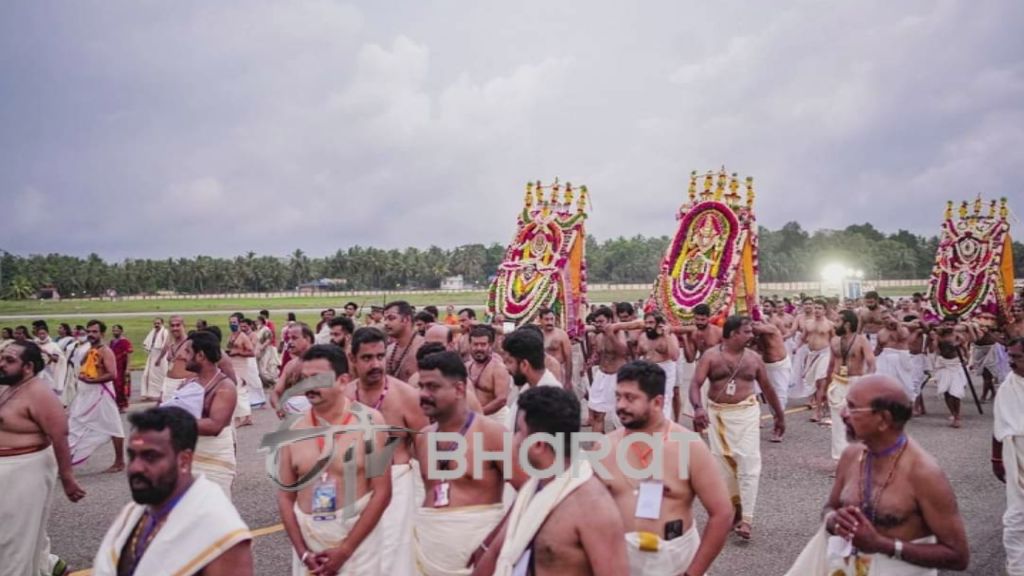 അല്‍പശി ആറാട്ടിന് കൊടിയിറങ്ങി  പത്മനാഭ സ്വാമി ക്ഷേത്രത്തിലെ അല്‍പശി ആറാട്ട്  alpashi ulsavam in Pathmanabhaswami temple updates  alpashi ulsavam in Pathmanabhaswami temple  Pathmanabhaswami temple  തിരുവനന്തപുരം വാര്‍ത്തകള്‍  തിരുവനന്തപുരം ജില്ല വാര്‍ത്തകള്‍  തിരുവനന്തപുരം പുതിയ വാര്‍ത്തകള്‍  kerala news updates  latest news in kerala