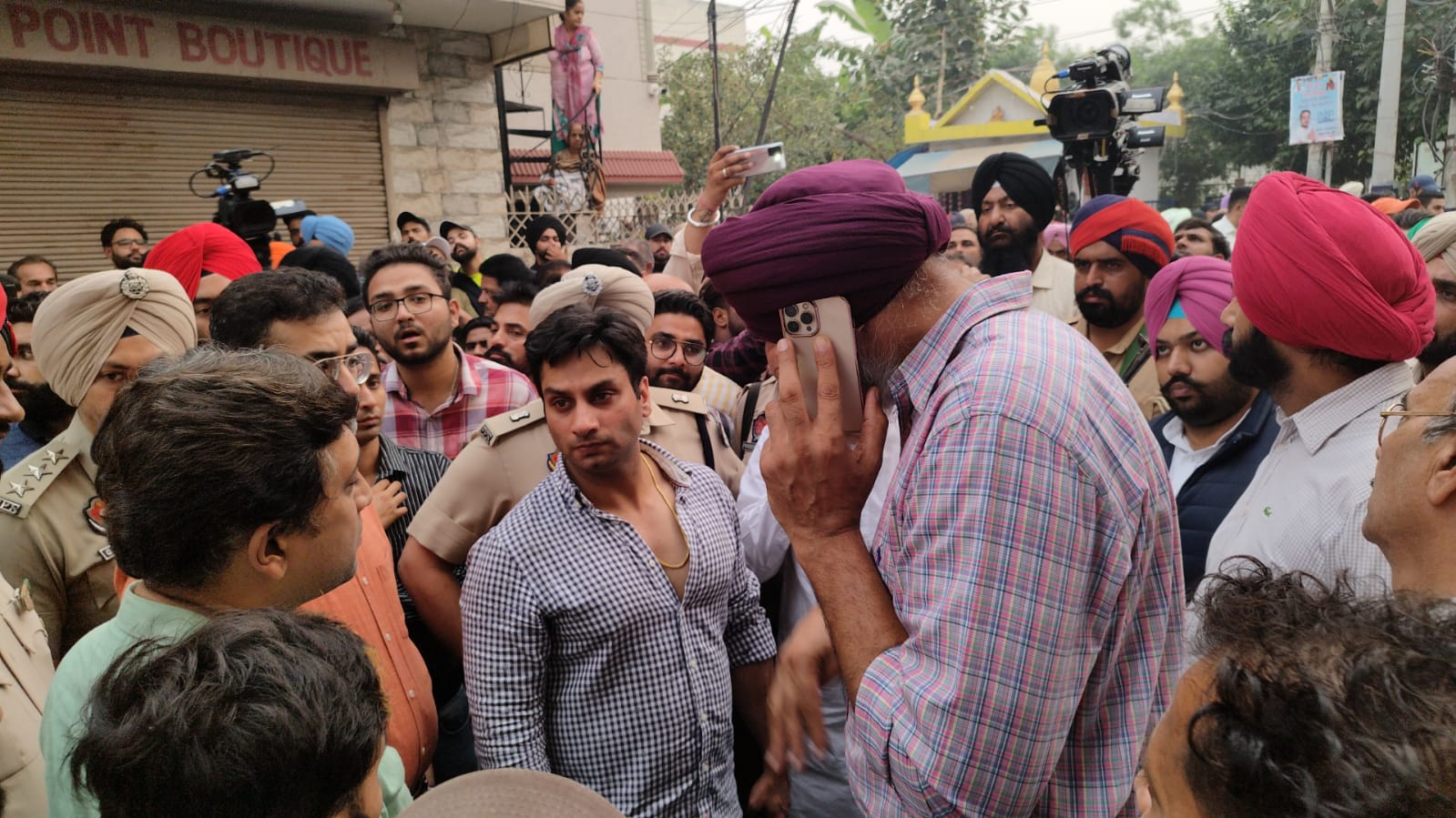 Rail track jammed by supporters of deceased Sudhir Suri