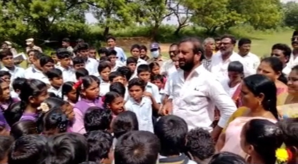 Andhra pradesh  Nellore  MLA Visits School  Mid day meal scheme  cooking officials terminated  വിദ്യാര്‍ഥി  വിദ്യാര്‍ഥികള്‍ക്കുള്ള മുട്ട  കാക്ക  വിചിത്ര വാദവുമായി പാചകക്കാര്‍  എംഎല്‍എ  ആന്ധ്രാപ്രദേശ്  നെല്ലൂര്‍  ഉച്ചഭക്ഷണ