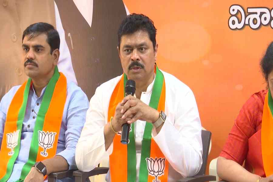 BJP Leaders Fired on YCP Leaders