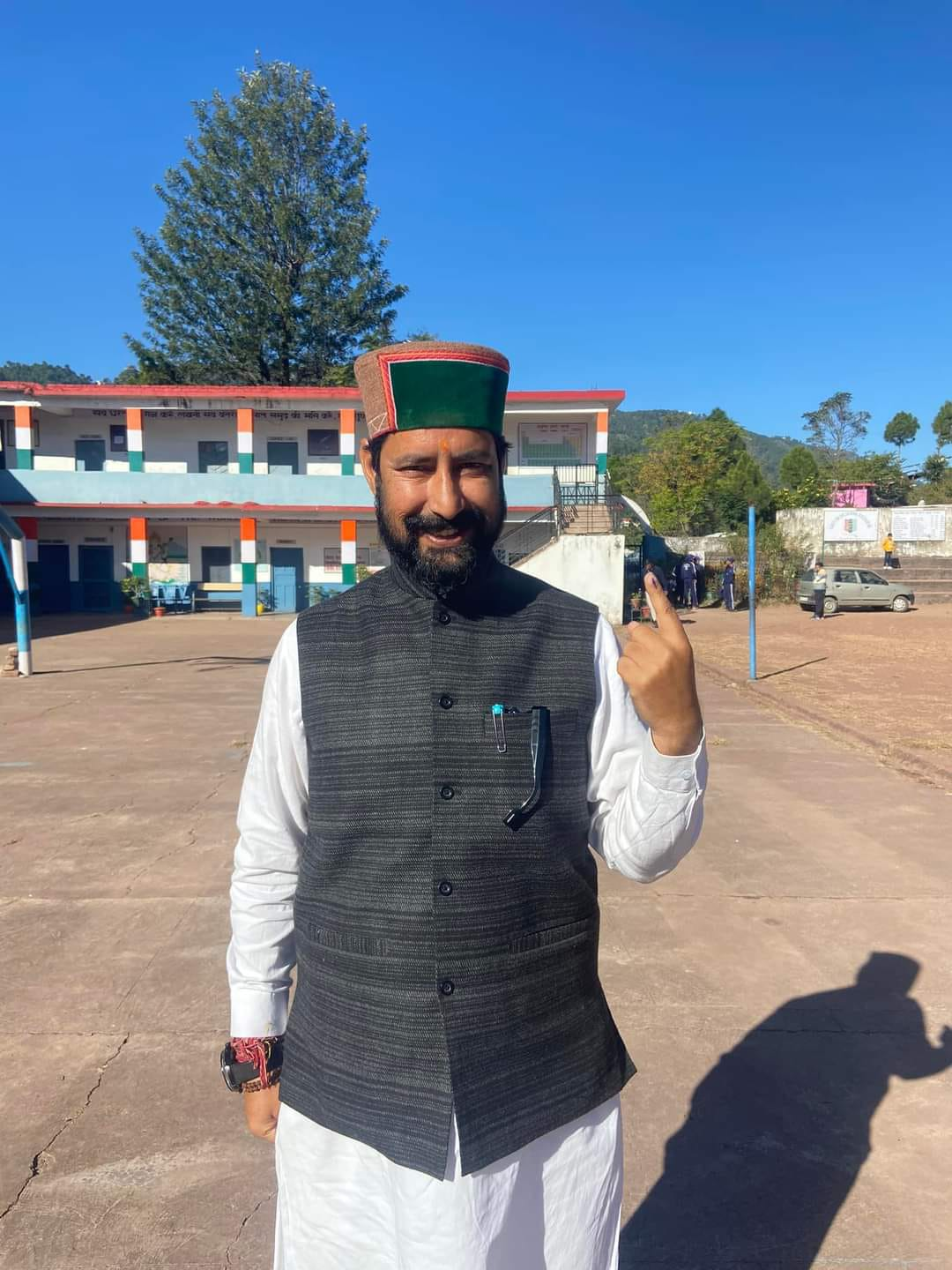 Congress candidate Vinod  Vinod Sultanpuri cast his vote