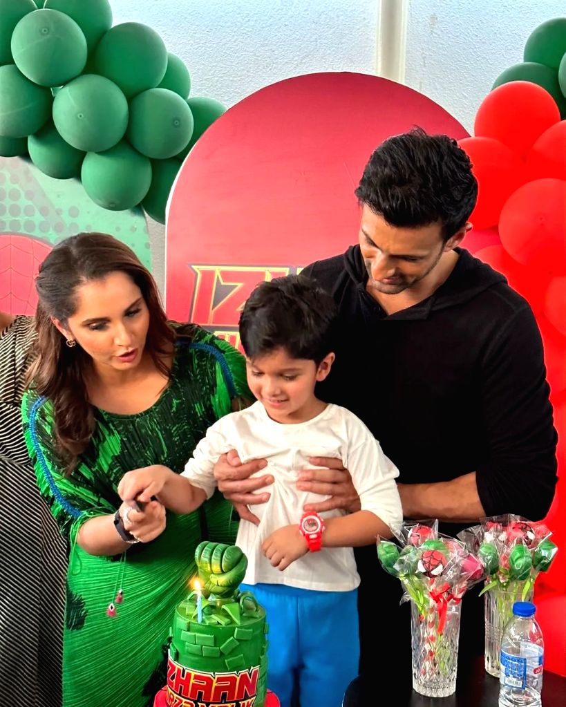 Sania Mirza and Shoaib Malik with Son on Birthday