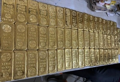 seven-held-with-61-kg-gold-worth-rs-32-cr-at-mumbai-airport