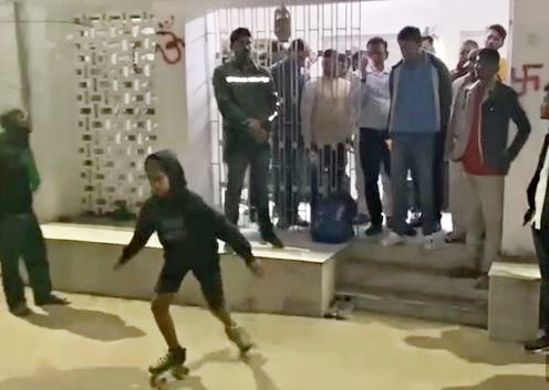 9  साल की रोलर स्केटिंग खिलाड़ी