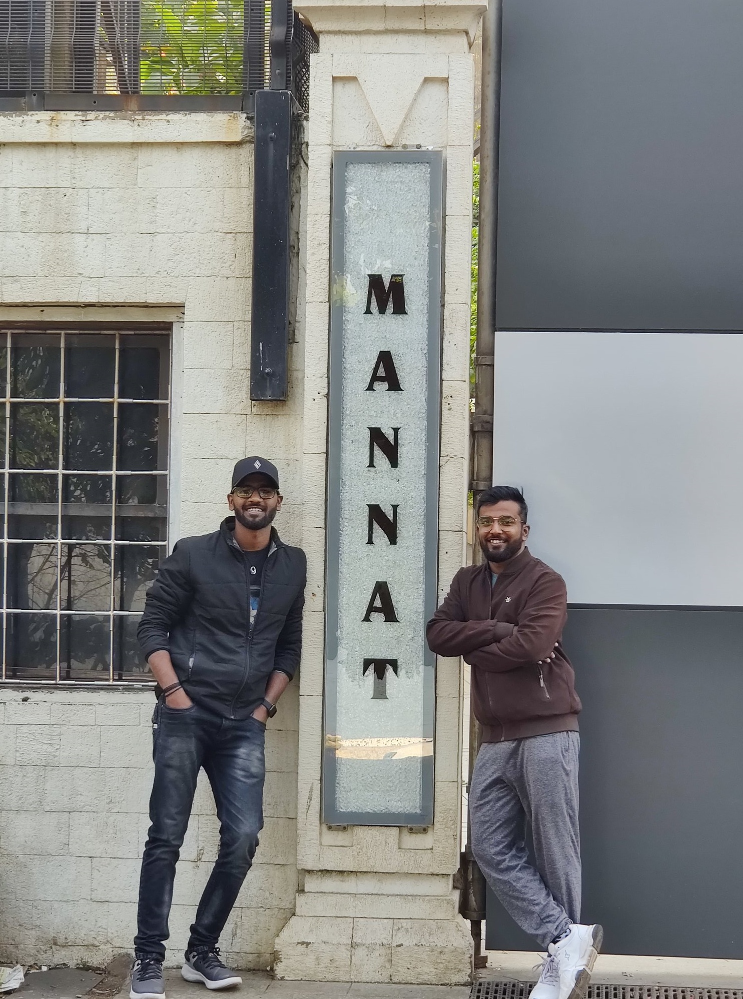 shah rukh khans mannat gets a diamond studded nameplate pictures viral