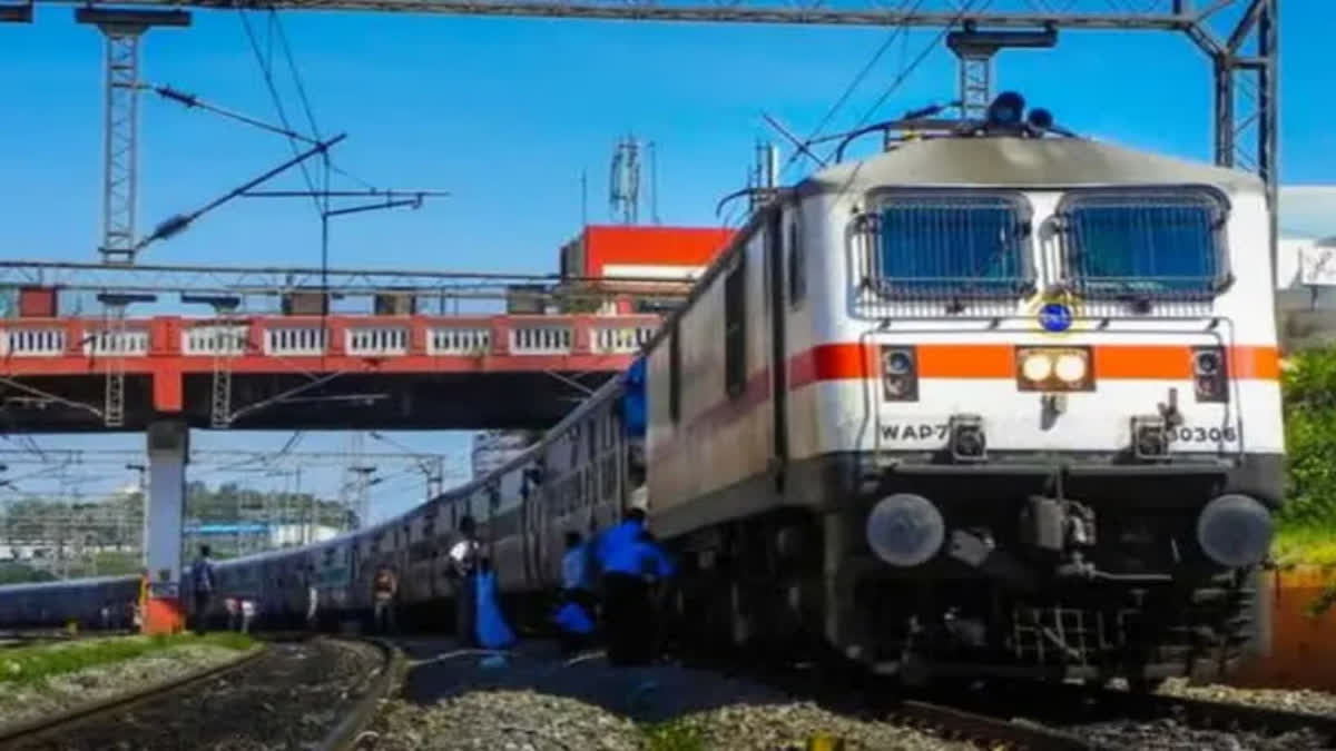 Amritsar-Bilaspur Chhatisgarh Express's engine hit th