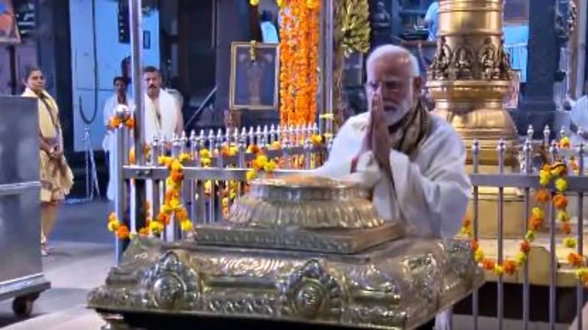 Kerala PM Modi performs puja darshan at Guruvayur Temple in Thrissur