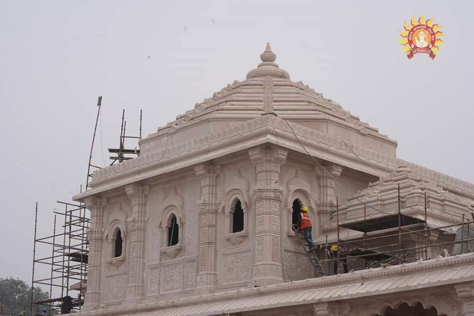 ट्रस्ट ने राम मंदिर की ताजा तस्वीरें जारी की हैं.