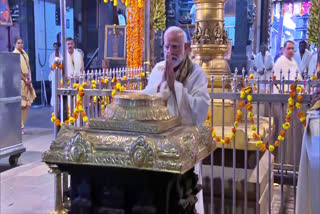 PM Modi performs puja  Guruvayur Temple  ಗುರುವಾಯೂರ್ ದೇವಸ್ಥಾನ  ಪ್ರಧಾನಿ ಮೋದಿ ಪೂಜೆ
