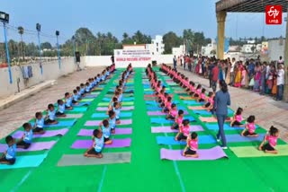 Students set record in yoga