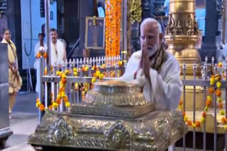 PM MODI PERFORMS PUJA