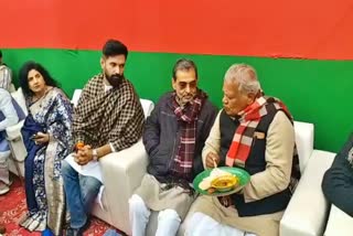 पटना में चिराग पासवान के आवास पर दही-चूड़ा भोज में पहुंचे उपेंद्र कुशवाहा और जीतन राम मांझी