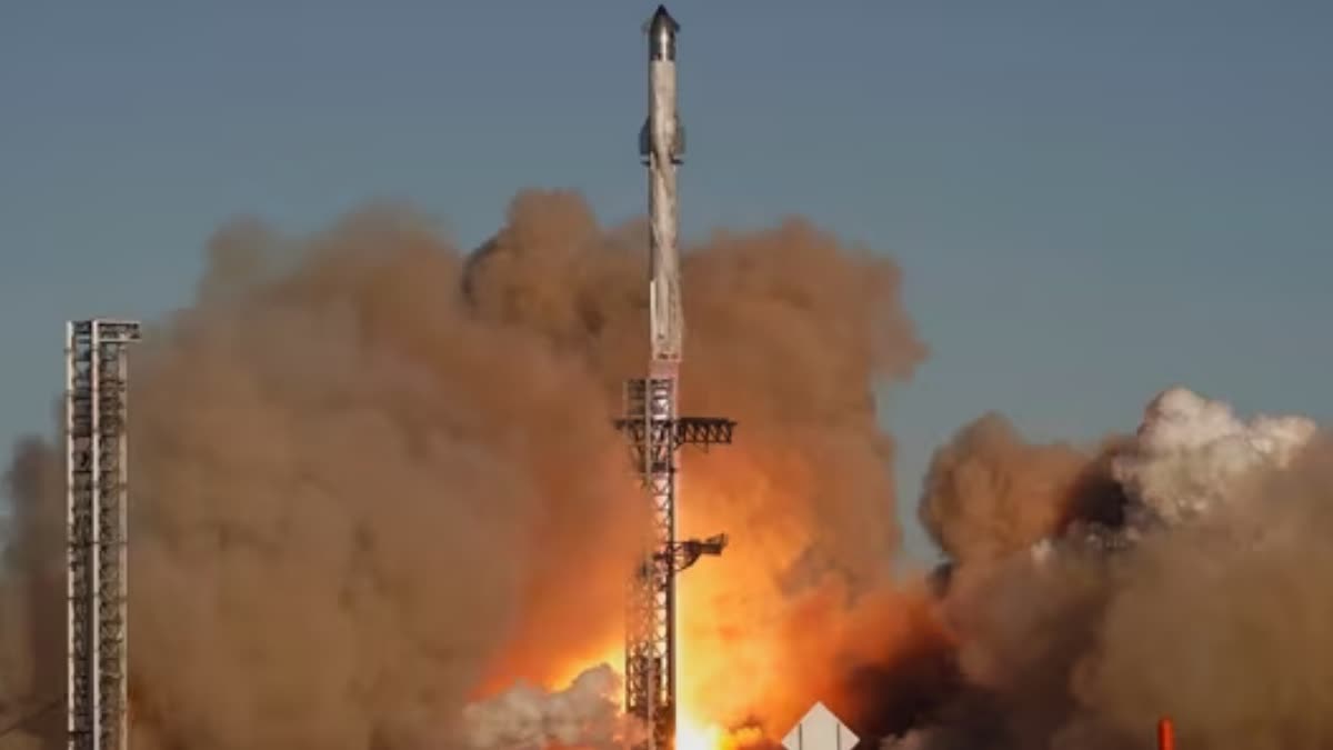 spacexs-starship-breaks-apart-mid-flight-after-successful-booster-catch