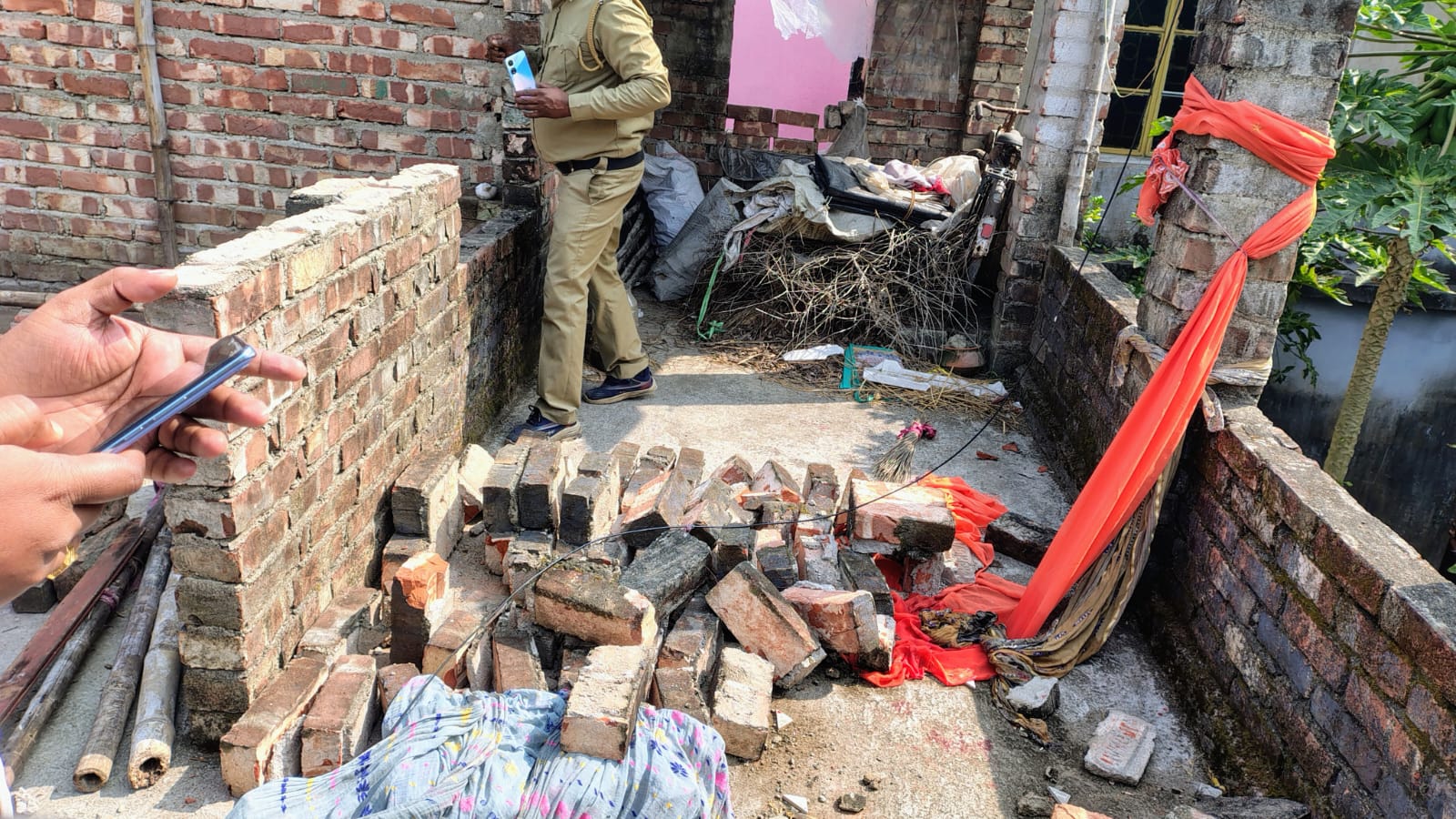 WALL COLLAPSED IN DIAMOND HARBOUR