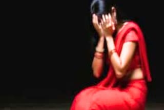 Maharashtra Youth Trapped UP Woman