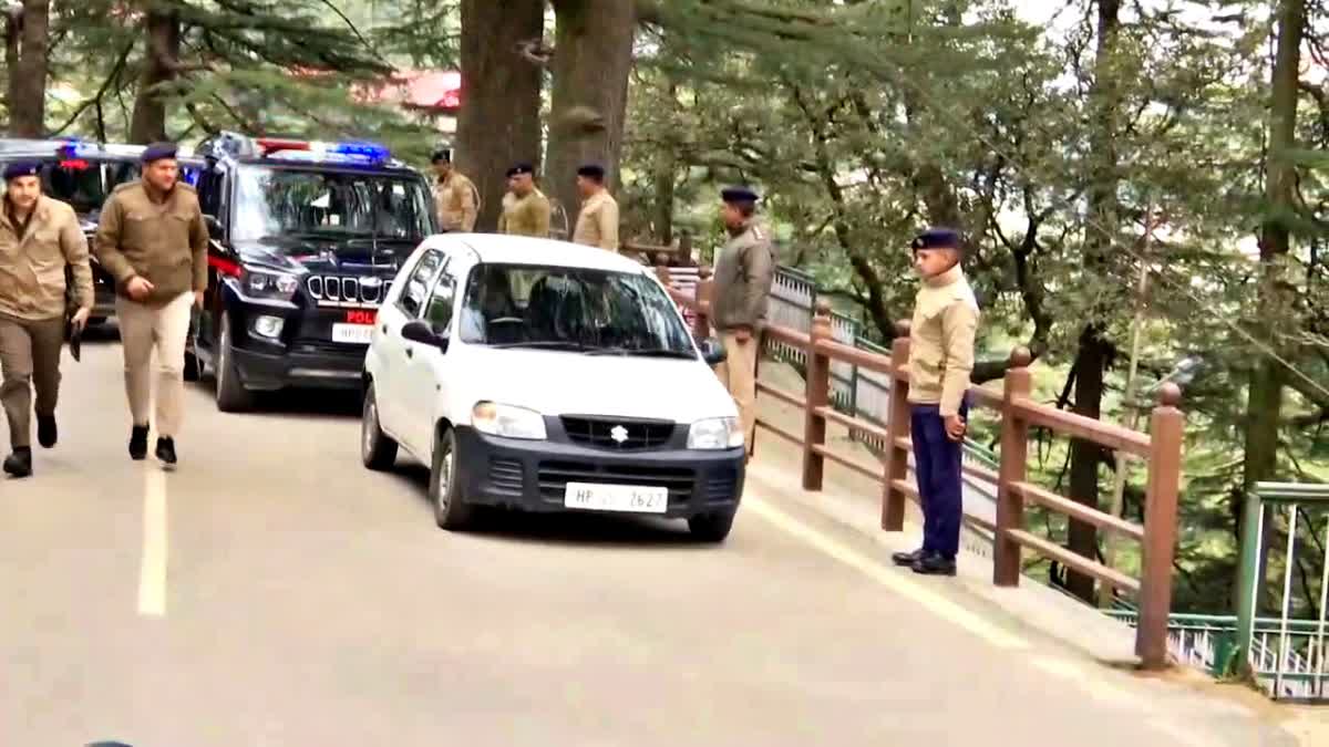 CM Sukhvinder Singh Sukhu Reached Assembly in 21-Year-Old Alto Car