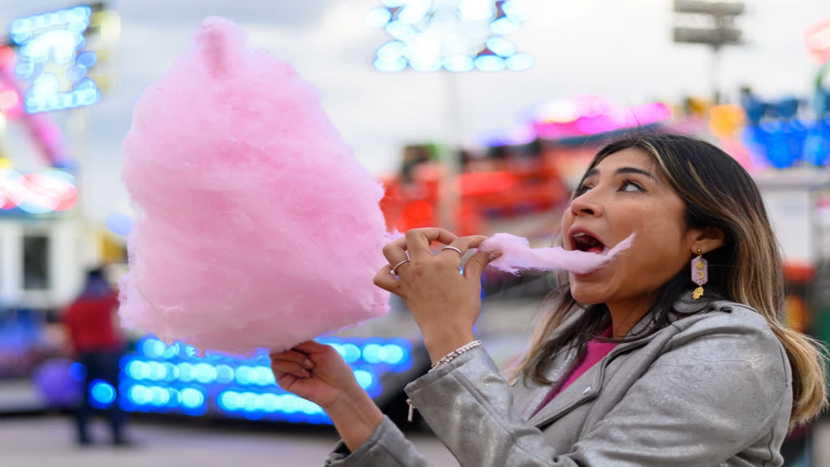 The government of Tamil Nadu has announced a ban on sale of cotton candy due to the carcinogenic colour agents used to give the attractive colour to the sweet, which remains to be one of the most sought after by the kids.