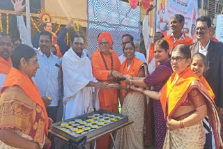 vishwaguru basavanna cultural leader portrait unveiling celebration distributing 1 quintal jalebi in belagavi