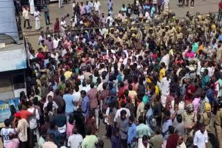 wayanad  Pulpally protest  അണയാതെ പുല്‍പ്പള്ളി പ്രതിഷേധം  പോളിന്‍റെ ഭാര്യയ്ക്ക് ജോലി