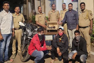 mandul snake trafficking three arrested in Satara mandul snake worth 1 crore seized