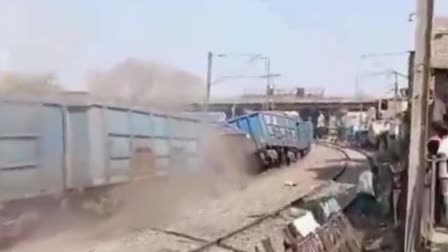 Goods train derailed near Sarai Rohilla station Delhi