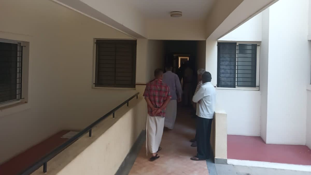 four of same family found dead at apartment in Mysuru