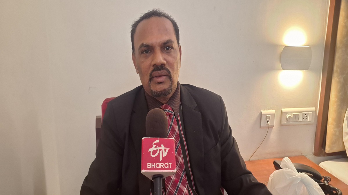 உலகளாவிய மனிதநேய மீட்பு அறக்கட்டளை தலைவர் டாக்டர் கமலநாதன்
