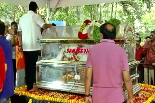 actor-dwarakish-final-respect-live