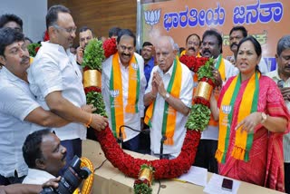 former-mla-akhanda-srinivas-murthy-joins-bjp